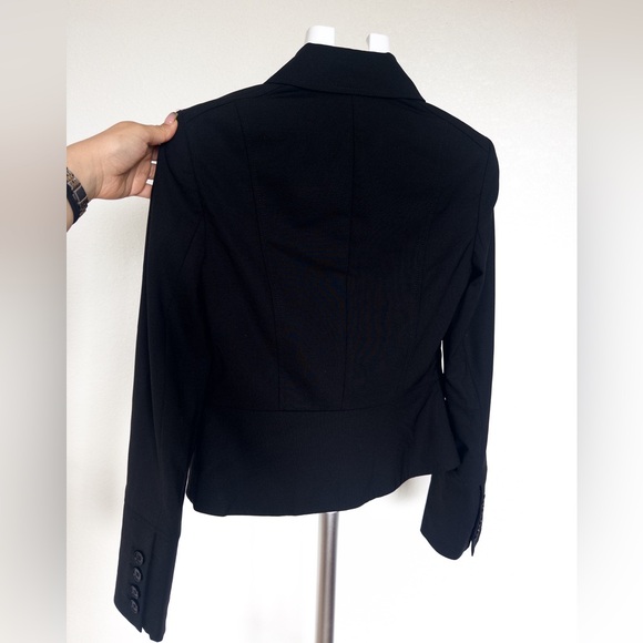 Theory Size 4 Light Jacket with sticking detail button on the sleeves - Picture 5 of 5